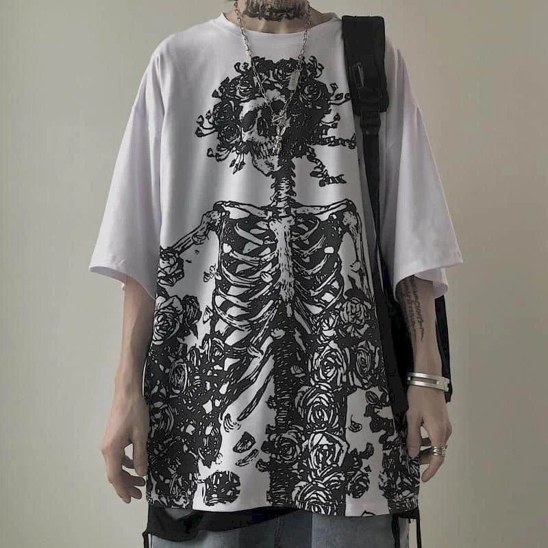 Men’s Gothic Skull T-Shirt features a stylish oversized streetwear design with dark anime and Y2K fashion vibes. Comfortable short sleeves and loose fit make it perfect for casual wear, summer outings, and everyday style